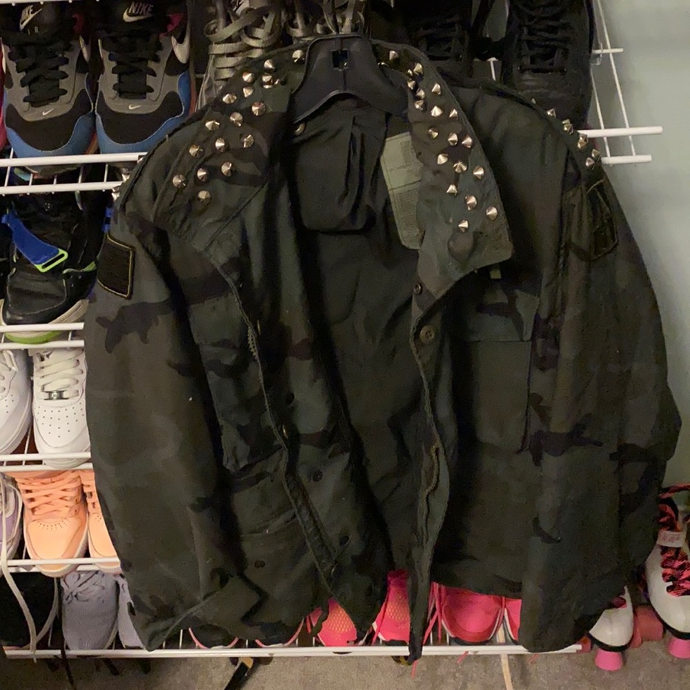 Runway Dreams Studded Camo jacket!! XS(oversized)